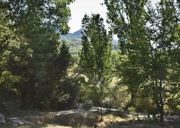 Les Beaux Chenes