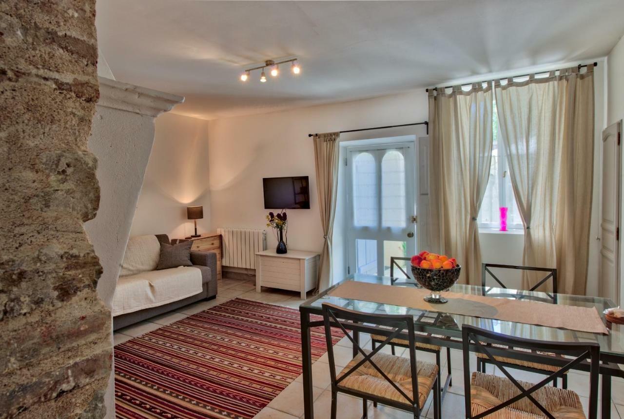 Les Beaux Chenes Holiday home *